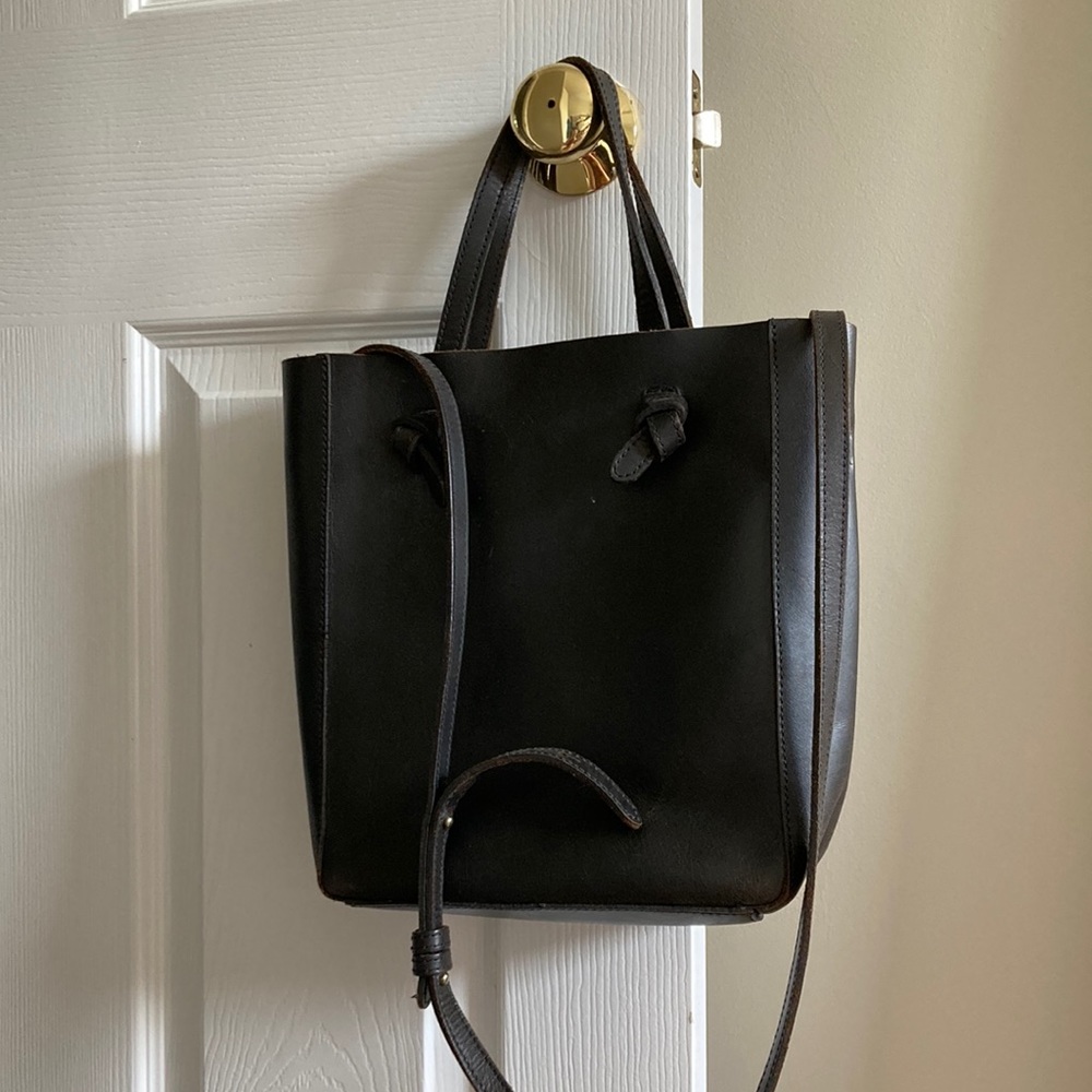 Nisolo Simone convertible crossbody shopper leather tote purse bag black